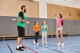 库里复出首战轰40分，勇士终结5连败