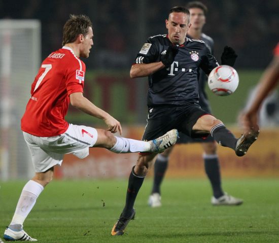 如今他再次 如今他再次