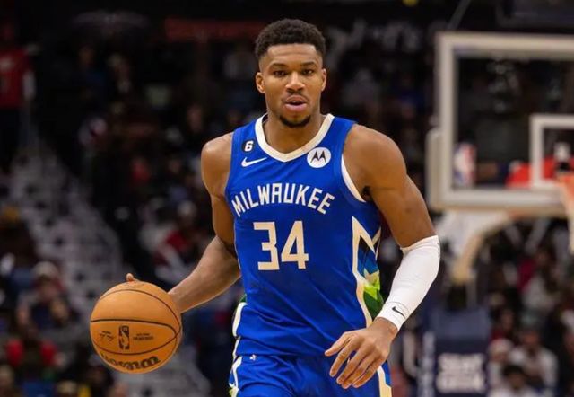 而这背后是 而这背后是