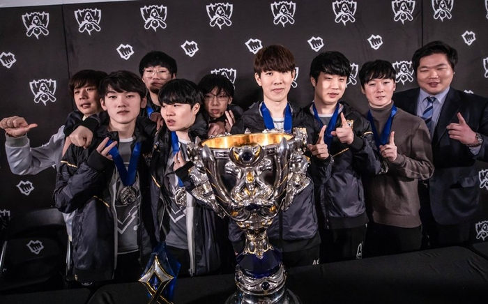 击与高压逼 击与高压逼