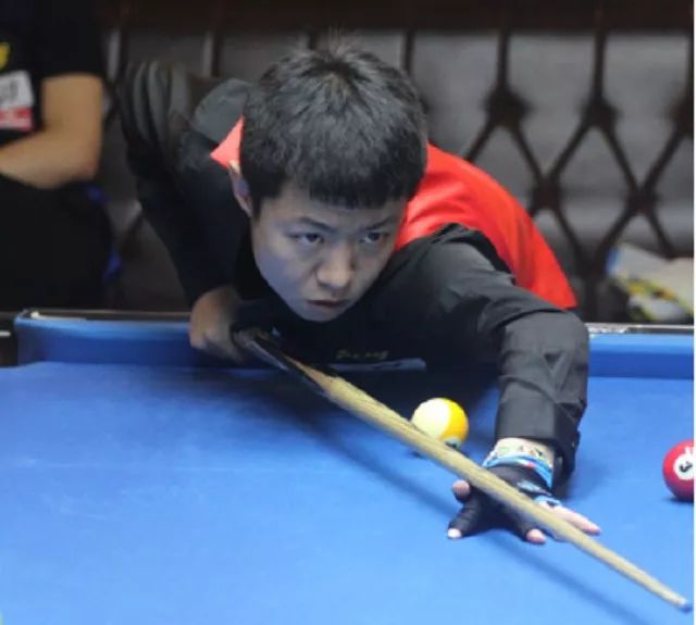 球队中场的 球队中场的